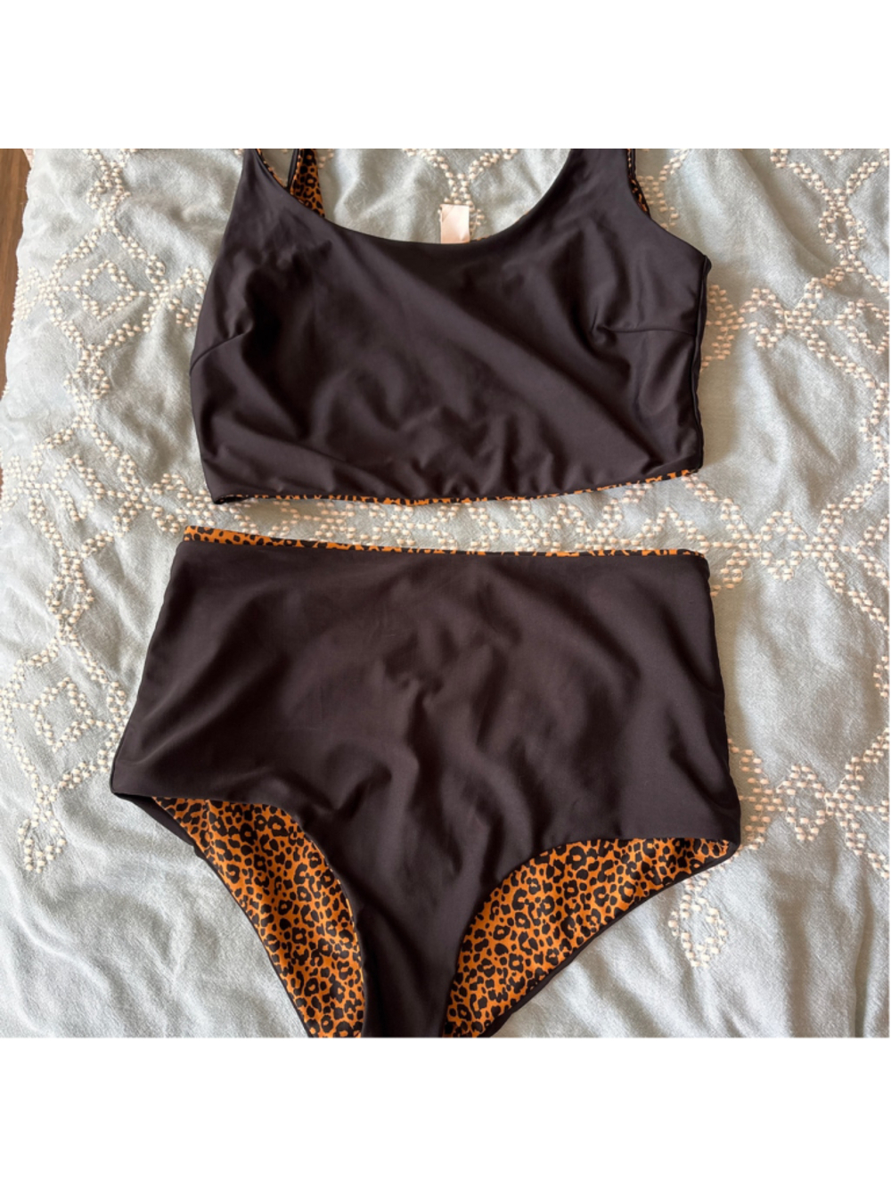 Women's Old Navy Reversible Bikini Set, Size M top, size L/XL bottom - Picture 6 of 6